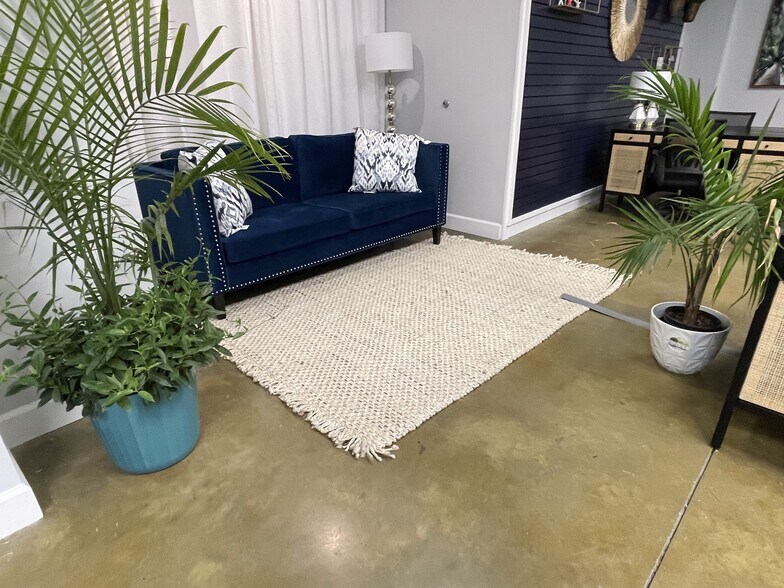 More Photos Of 8115 Waters Ave, Savannah Showroom For Sale