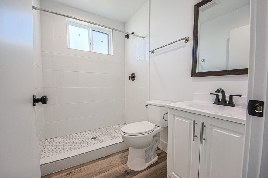 More Photos Of , Los Angeles Multifamily For Sale