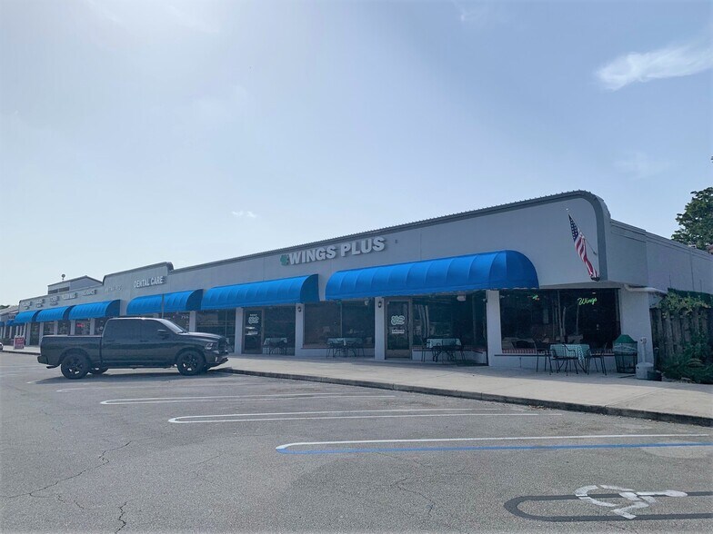 More Photos Of 9866 W Sample Rd, Coral Springs Storefront Retail Office For Lease
