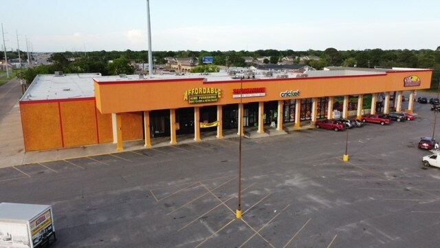 More Photos Of 1700 Jefferson Dr, Port Arthur General Retail For Lease