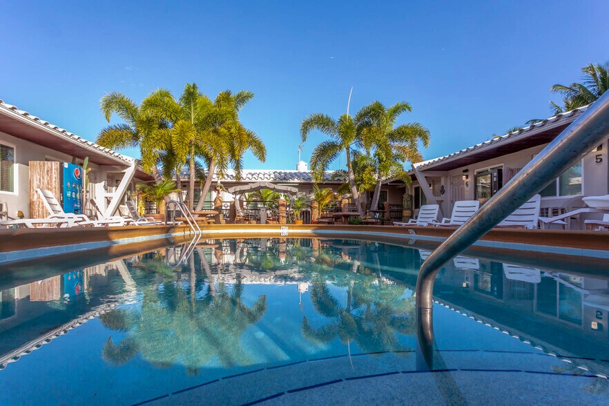 More Photos Of 1419 S Federal Hwy, Hollywood Hotel For Sale