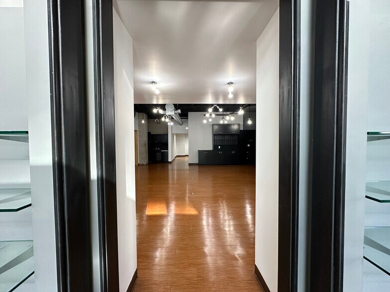 More Photos Of 4 S Linn St, Iowa City Office For Lease