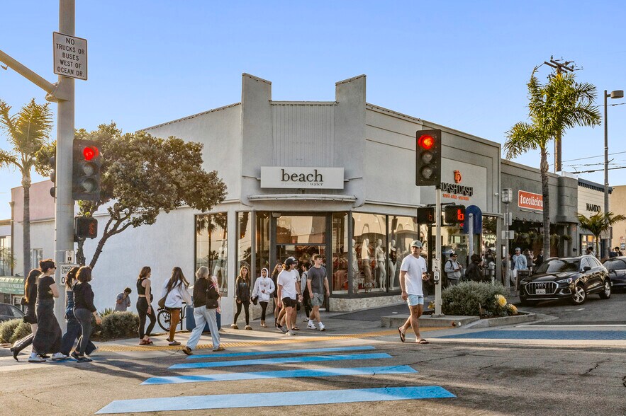 More Photos Of 1125-1129 Manhattan Ave, Manhattan Beach Storefront For Lease