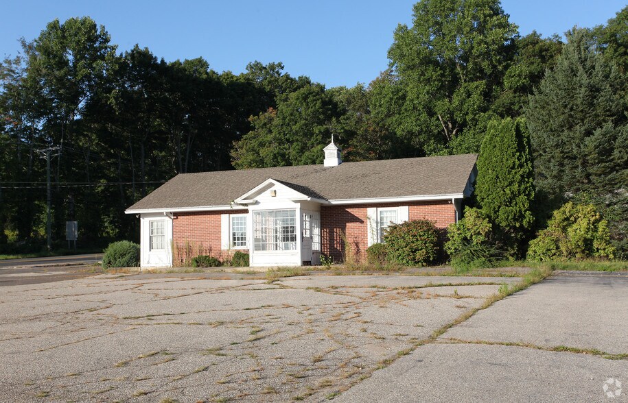 More Photos Of 650 Middle Tpke, Storrs Mansfield Freestanding For Lease