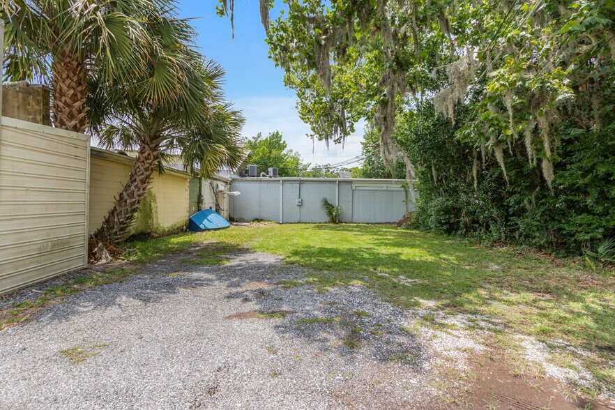 More Photos Of 700 St. Johns Ave, Palatka Restaurant For Sale