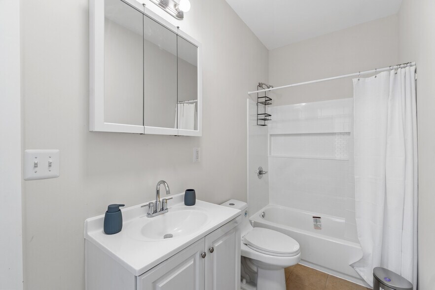 More Photos Of 415 Central Ave, Newark Storefront Retail Residential For Lease