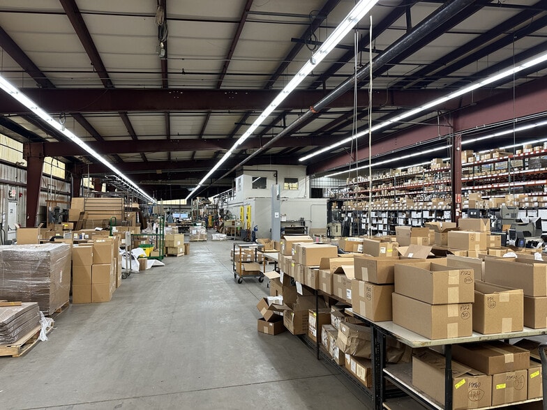 More Photos Of 24 Spring St, Florence Warehouse For Lease