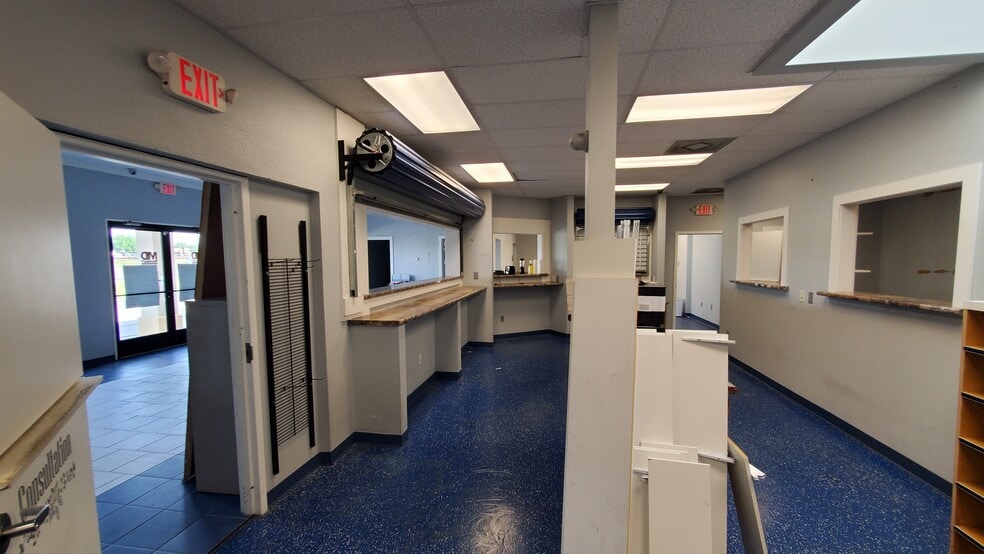 More Photos Of 657-673 E Broadway Blvd, Jefferson City Office For Lease