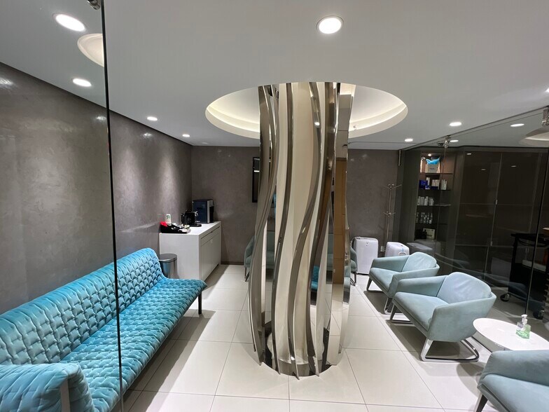 More Photos Of 1111 Park Ave, New York Apartments For Sale