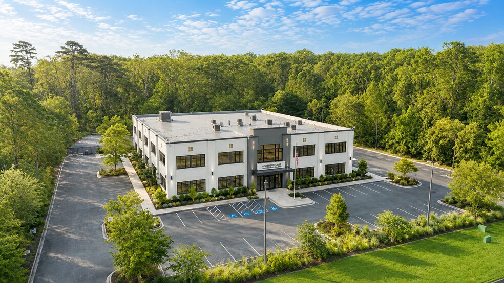 More Photos Of 8 Southern Oaks Ct, Savannah Office For Lease