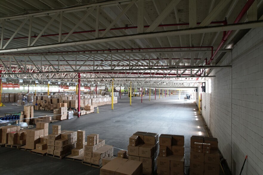 More Photos Of 70 Industrial Dr, Cartersville Warehouse For Sale