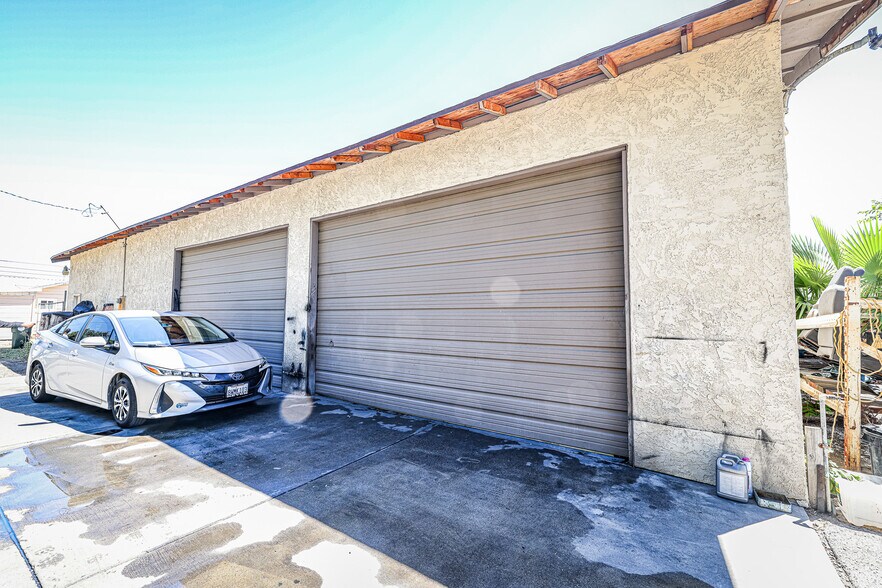 More Photos Of 11216 Pipeline Ave, Pomona Service For Lease