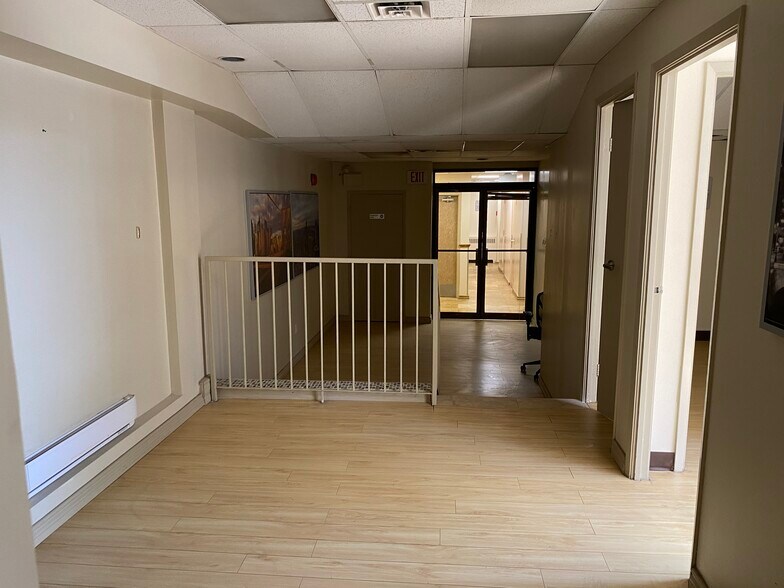 More Photos Of 800 Bathurst St, Toronto Medical For Sale