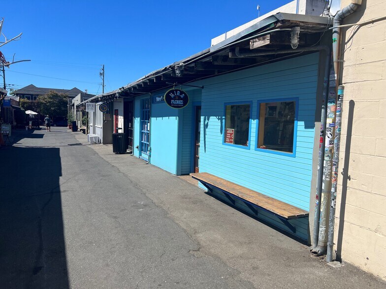 More Photos Of 5000-5004 Telegraph Ave, Oakland Storefront For Sale