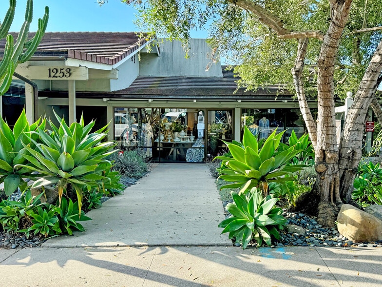 Primary Photo Of 1253 Coast Village Rd, Montecito Freestanding For Lease