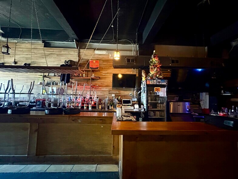 More Photos Of 2053-2063 Central Ave, Saint Petersburg Storefront For Lease