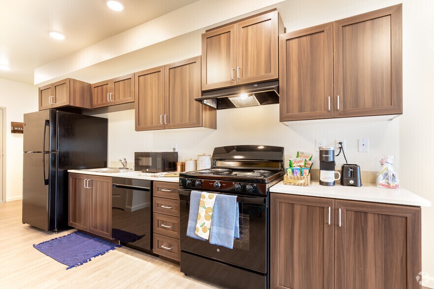 More Photos Of 2100-2200 Nevin Ave, Richmond Apartments For Lease