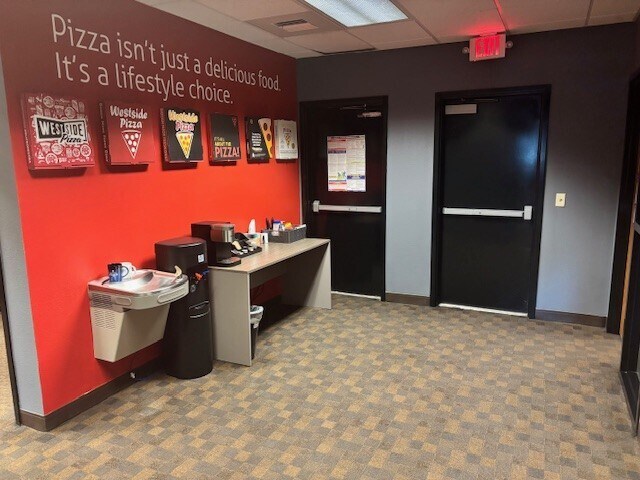 More Photos Of 8505-8517 W Overland Rd, Boise Restaurant For Lease