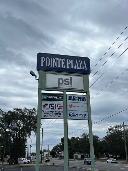 More Photos Of 410 Government Ave, Valparaiso Unknown For Lease