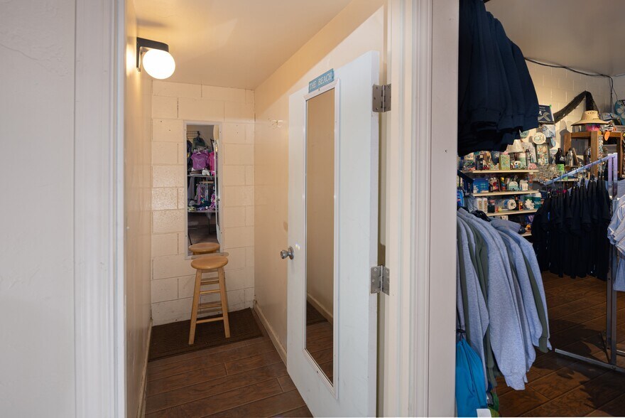 More Photos Of 368 Pier Ave, Oceano Storefront For Sale