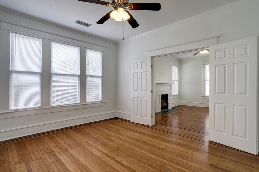 More Photos Of 4318 Kyle St, Houston Freestanding For Lease