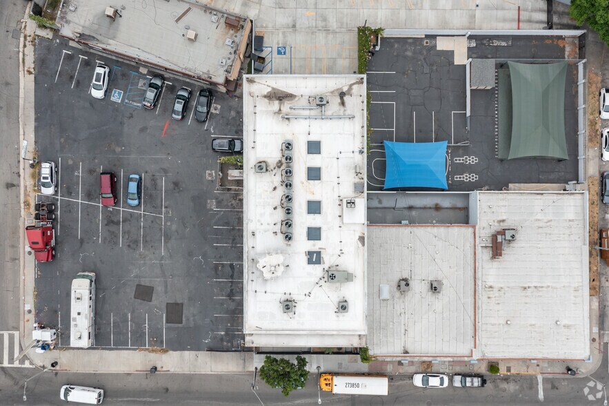 More Photos Of 5242 W Adams Blvd, Los Angeles Loft Creative Space For Lease