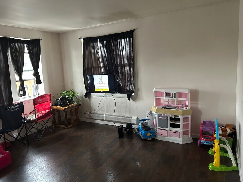 More Photos Of 495 N Goodman St, Rochester Storefront Retail Residential For Sale