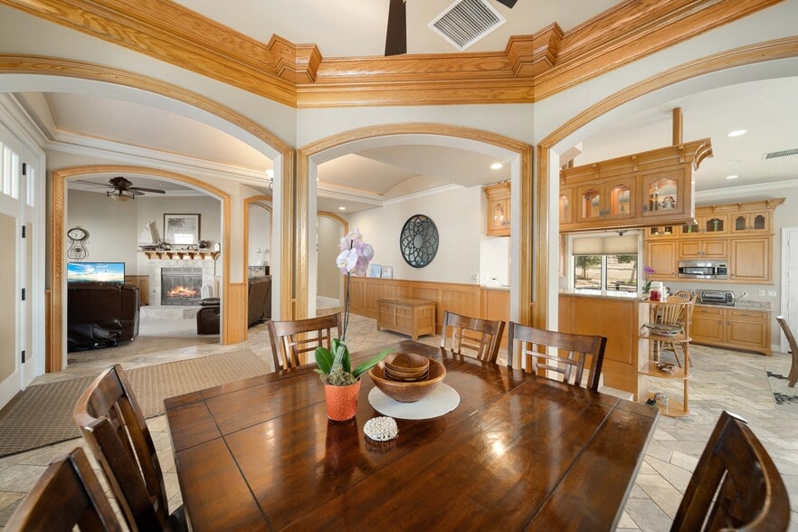 More Photos Of 35655 52nd St E, Palmdale Manufacturing For Sale