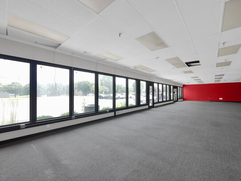 More Photos Of 5075-5095 Westerville Rd, Columbus Warehouse For Lease