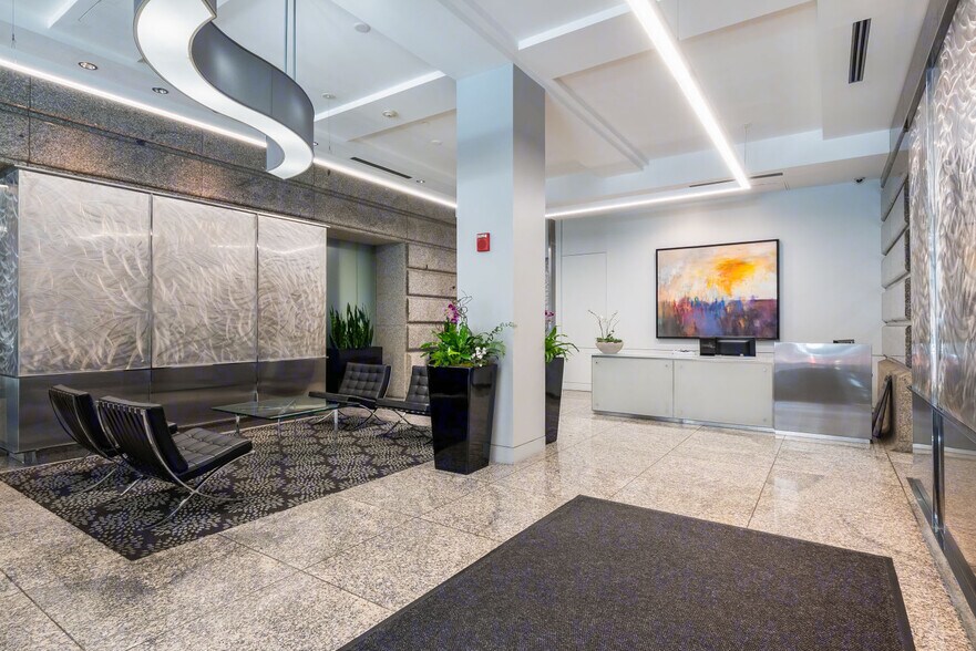 More Photos Of 2 Oliver St, Boston Office For Lease
