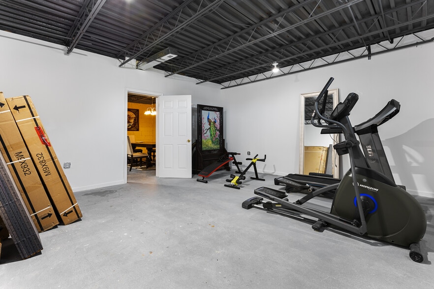 More Photos Of 2926 Mountain Rd, Pasadena Storefront Retail Office For Sale