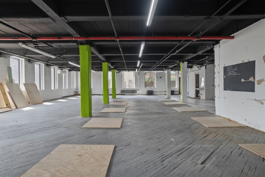 More Photos Of 111 Bruckner Blvd, Bronx Office For Lease