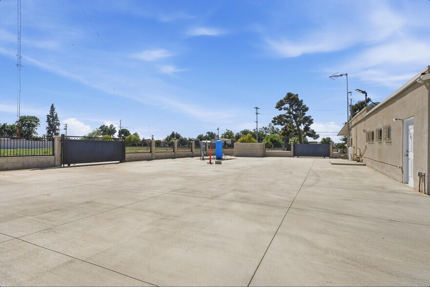 More Photos Of 1660 N Newcomb St, Porterville Coworking Space