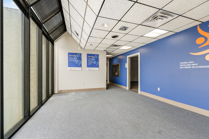 More Photos Of 531 N Central Ave, Connersville Office For Lease