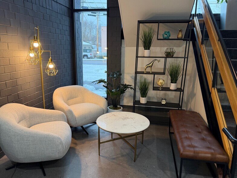 More Photos Of 135 South Rd, Bedford Flex For Lease