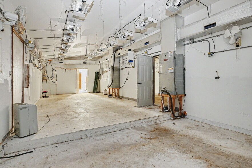 More Photos Of 1220 S Broadway, Hobart Office For Sale