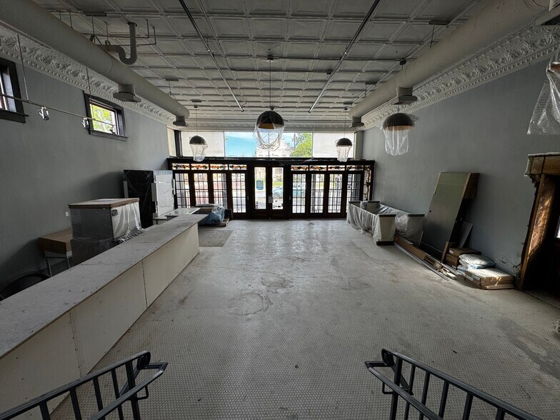 More Photos Of 1100 Main St, Newberry Restaurant For Sale