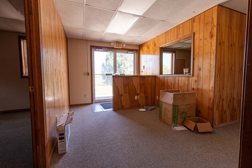 More Photos Of 200 N River St, Carthage Manufacturing For Lease