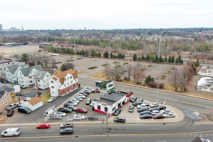 More Photos Of 385 New Park Ave, Hartford Auto Repair For Sale