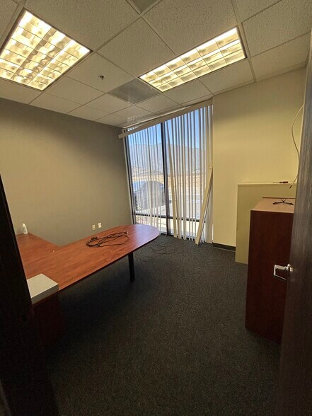 More Photos Of 360 Cortez Cir, Camarillo Warehouse For Lease