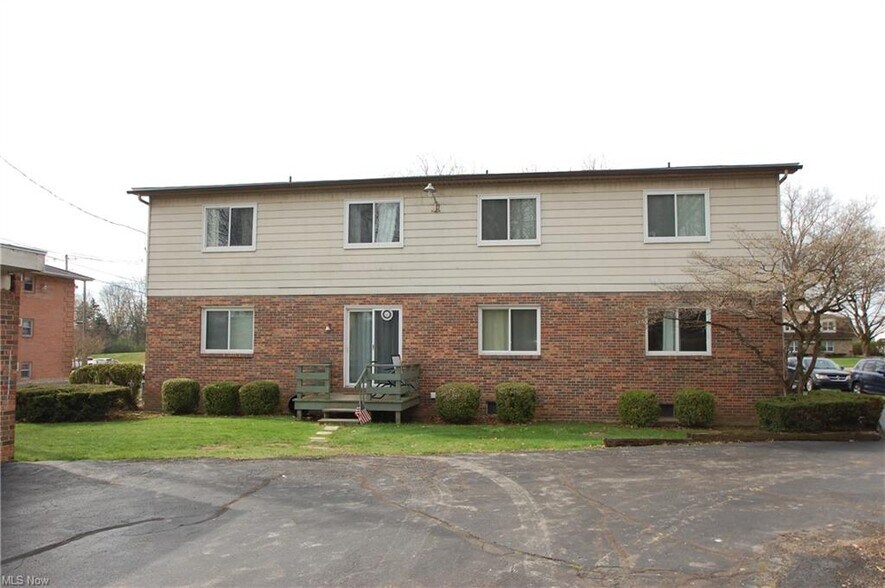 More Photos Of 35 Carter Cir, Youngstown Apartments For Sale
