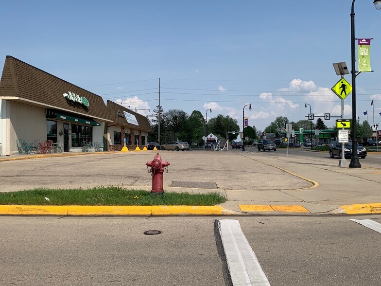 More Photos Of 503-507 W Main St, Waunakee General Retail For Sale