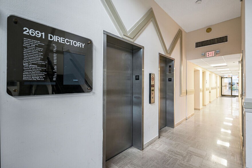 More Photos Of 2691 E Oakland Park Blvd, Fort Lauderdale Office Residential For Lease