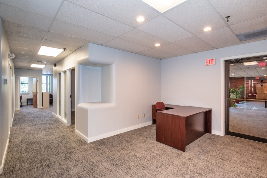 More Photos Of 241 Main St, Hartford Office For Sale