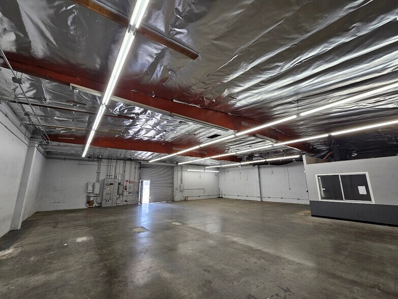 More Photos Of 154 W 23rd St, Los Angeles Warehouse For Sale