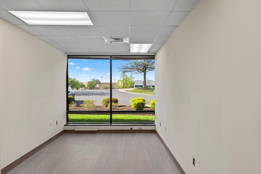 More Photos Of 14325 Willard Rd, Chantilly Office For Lease