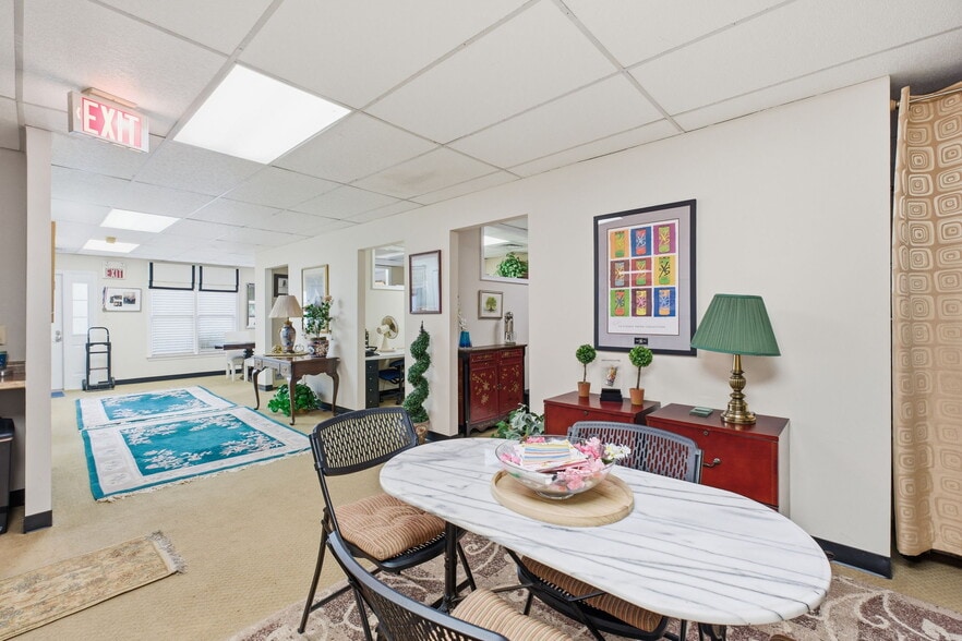 More Photos Of 5051 Backlick Rd, Annandale Office For Sale