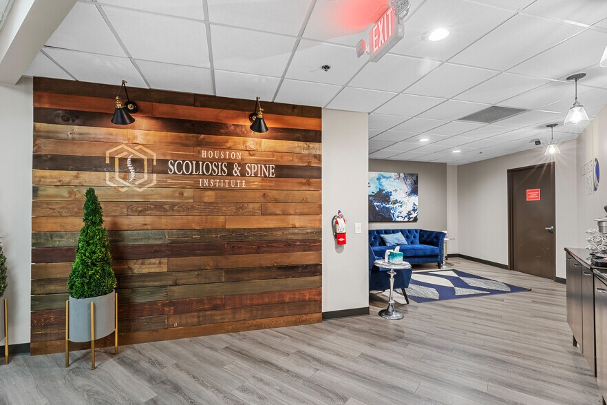 More Photos Of 7700 Main St, Houston Medical For Lease