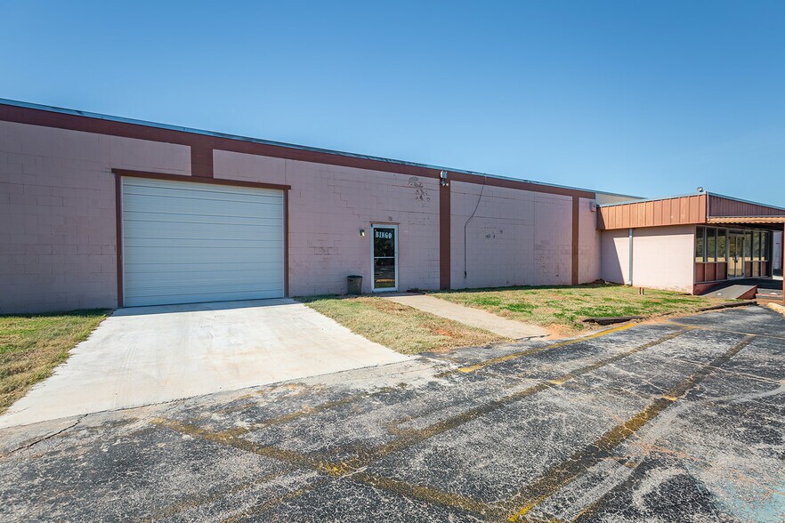 More Photos Of 8713 E Main, Midwest City Light Distribution For Sale