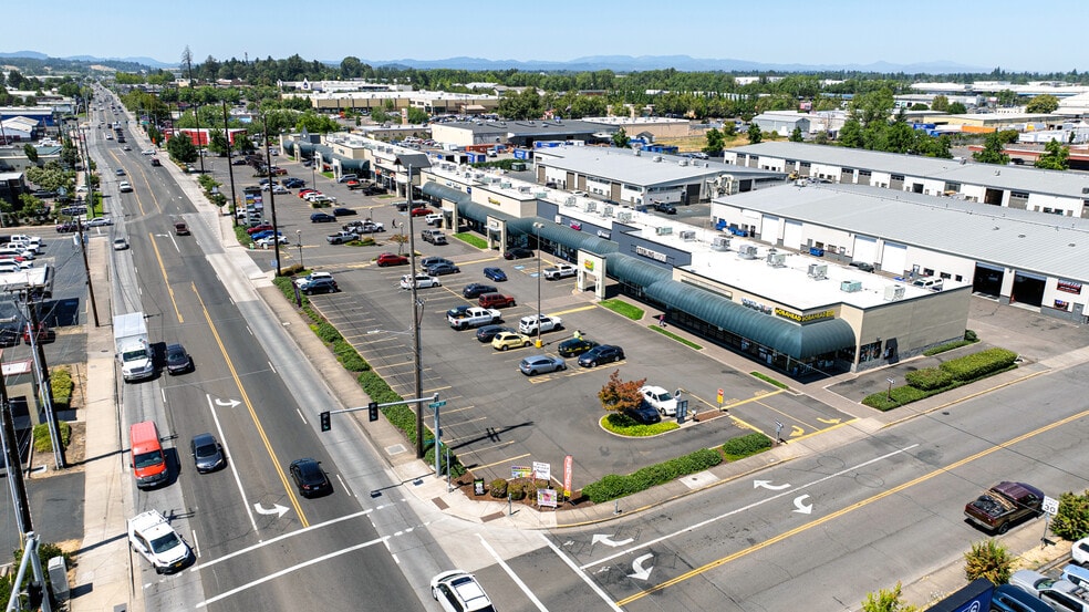 More Photos Of 3001-3169 W 11th Ave, Eugene Unknown For Lease
